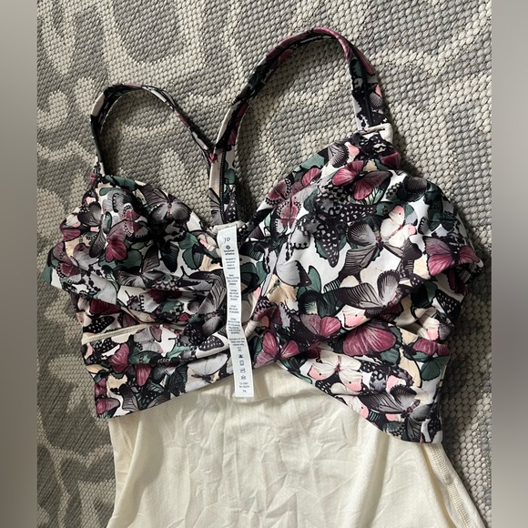 NWOT Lululemon Wrap It Up Tank
So Fly Butterfly Angel Wing Multi - Picture 9 of 9